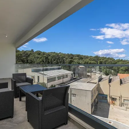 Apartments Amfora Dino * Μακάρσκα